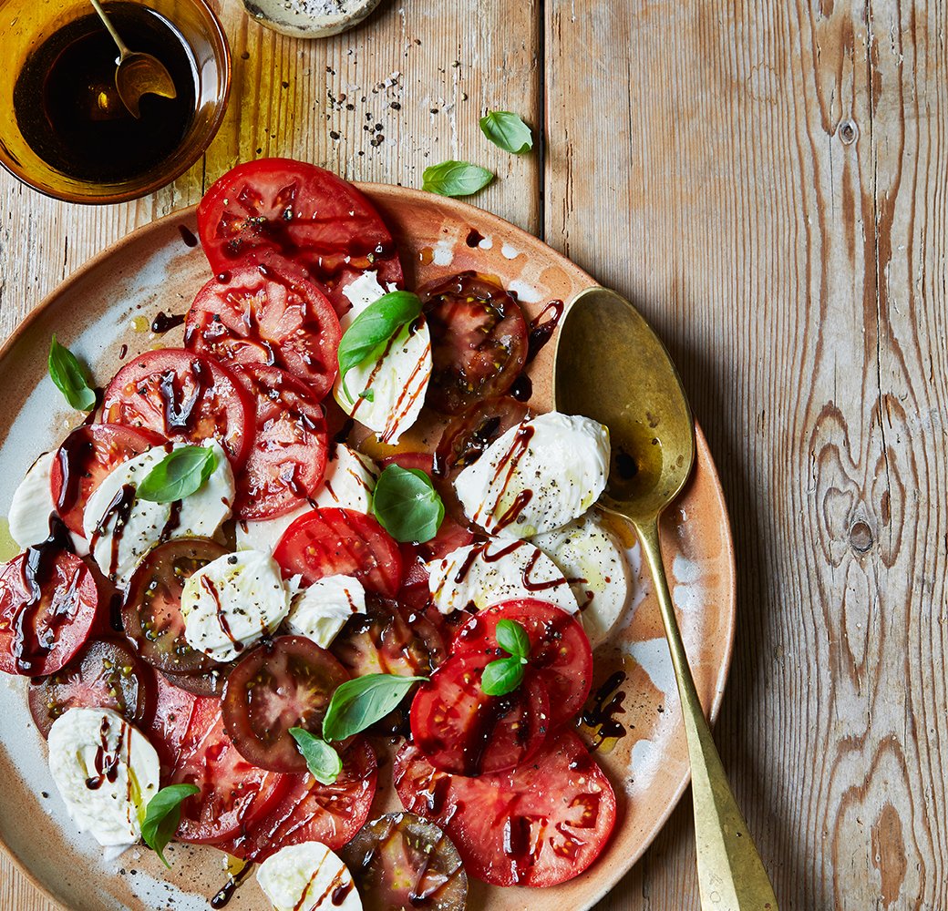 Insalata Caprese con Riduzione di Aceto Balsamico di Modena